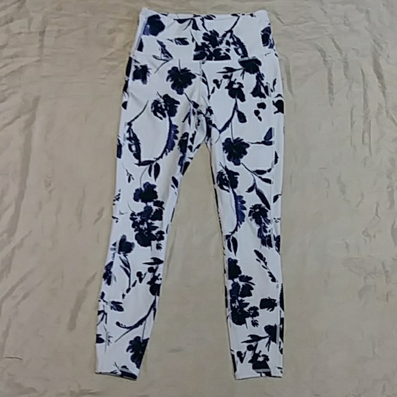 Athleta Water Flower 7/8 Tight Leggings - Picture 2 of 6